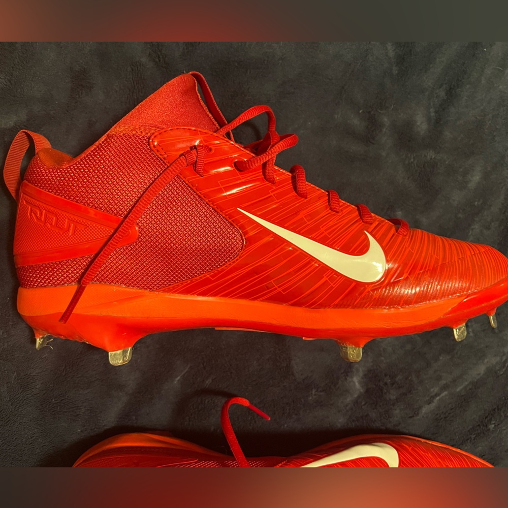 Men’s size 13 Mike Trout Nike Baseball Cleats. Pre-owned. Only worn a few times.